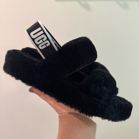 UGG Shoes - UGG Oh Yeah Thick Sole Shearling Sandals Black Size 8
